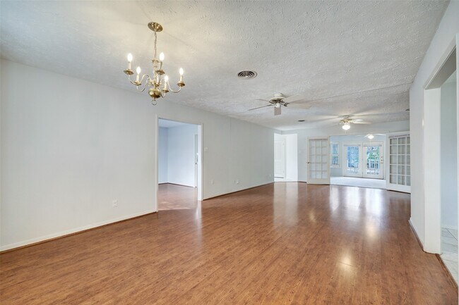 Building Photo - 8730 Cedarspur Dr