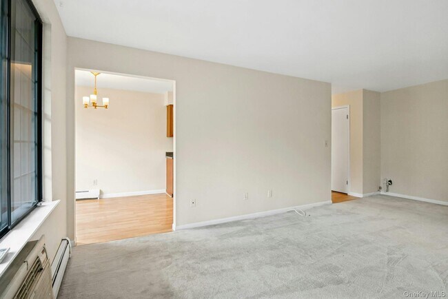 Building Photo - 8 Foxwood Dr