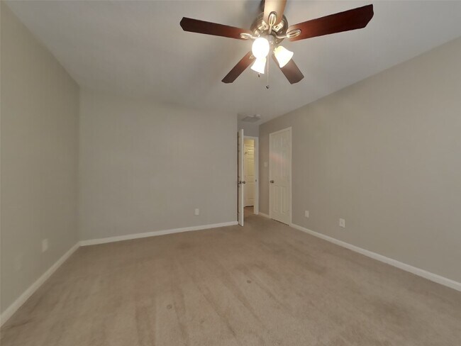 Building Photo - 22042 Soft Pines Ct