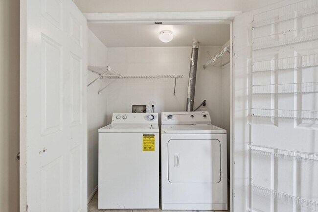 Building Photo - 6012 Crown Royal Cir