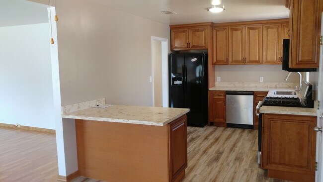 Building Photo - AMAZING Updated 3 Bedroom/2 Bath Home in Good School Area! - BERRYESSA