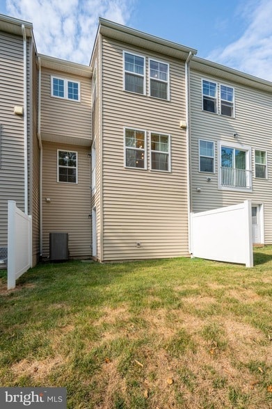 Building Photo - 64 Tate Manor Dr