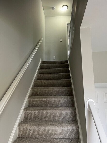 Building Photo - 2216 Minnear St