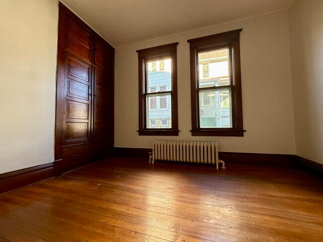 Building Photo - 632 Wilson Ave