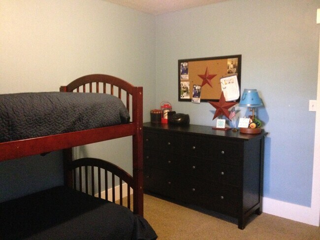 Building Photo - Large Family Lehi Home available now!