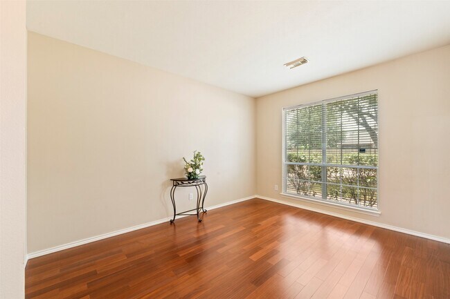 Building Photo - 7218 Broadelm Dr