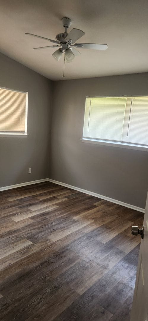 Building Photo - Vintage 2 Bedroom