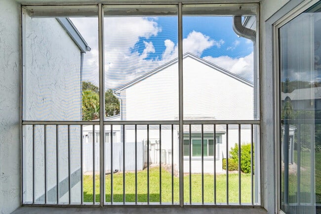 Building Photo - 516 Beach Park Ln