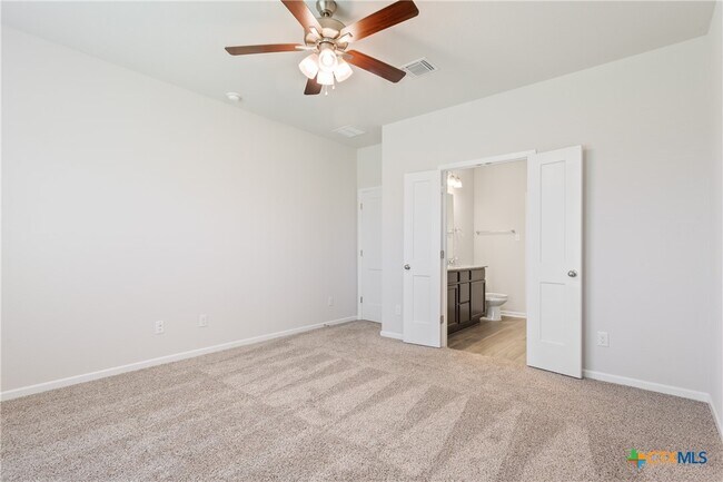 Building Photo - 2823 Fox River Dr