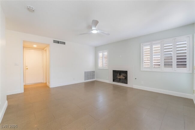 Building Photo - 4338 Apex Dr