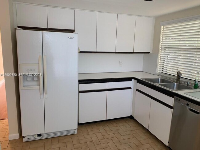 Building Photo - 15292 SW 46th Ln