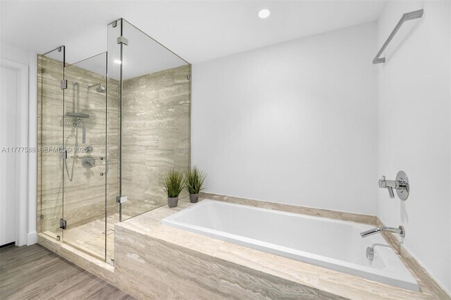 Building Photo - 2900 NE 7th Ave