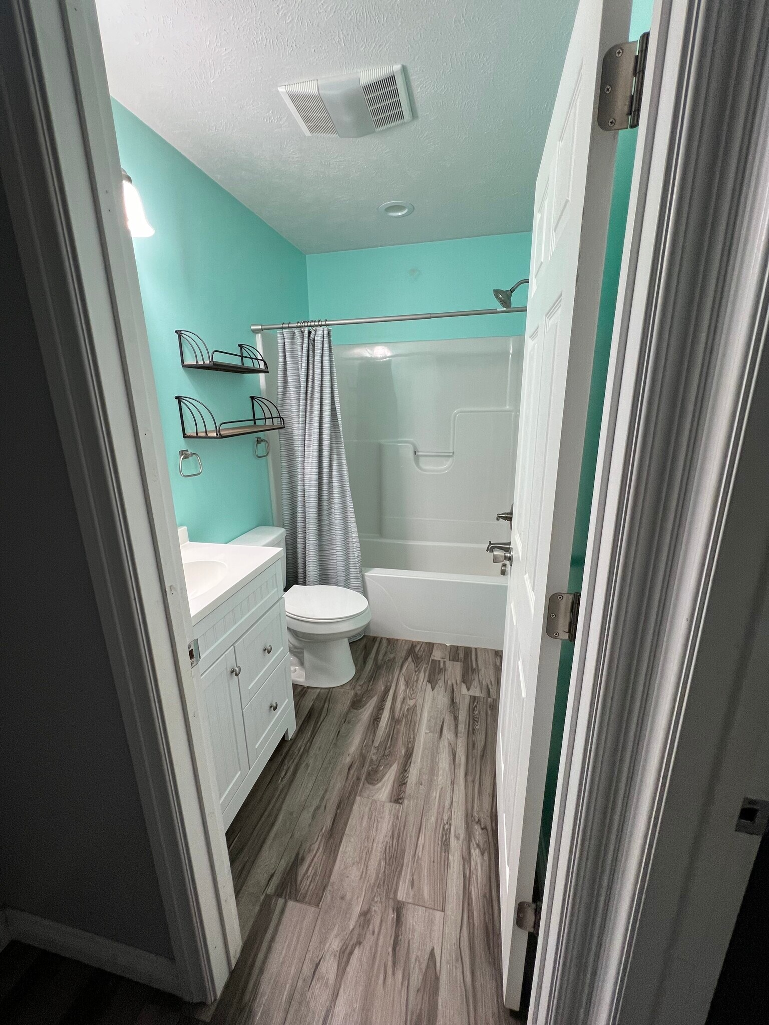 Building Photo - 6126 Jeffrey Pl