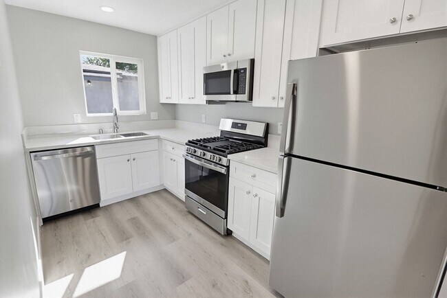 Building Photo - 54TH STREET 2985-2987 FRONT UNITS