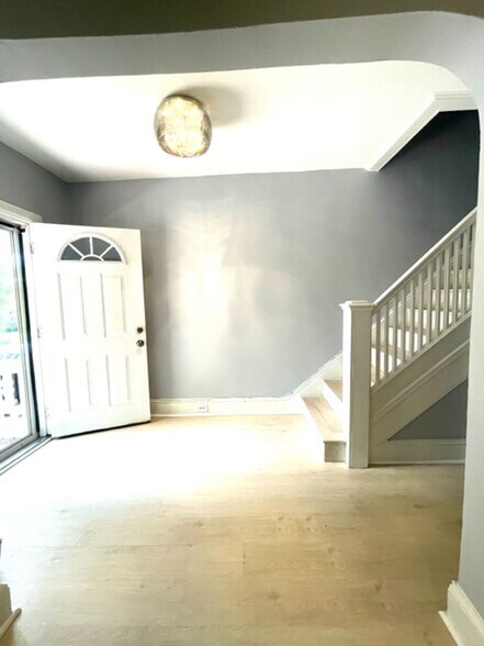 Building Photo - 4909 Illinois Ave NW