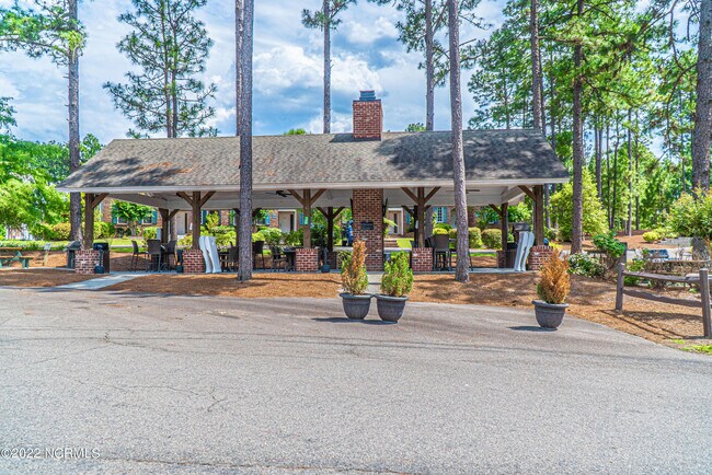 Building Photo - 1733 Woodbrooke Dr