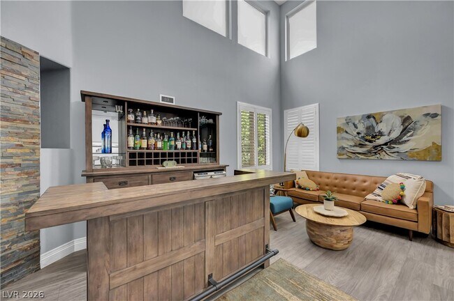 Building Photo - 1289 Vietti St
