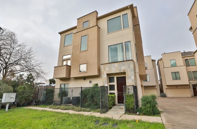 Building Photo - 1205 Birdsall St