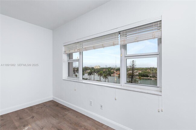 Building Photo - 4925 Collins Ave