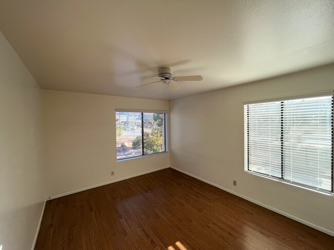 Building Photo - CONDO - OAK CREEK ESTADOS - VILLAGE OF OAK...