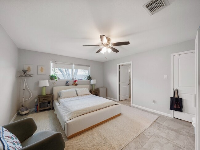 Building Photo - 5014 Mary Lou Dr