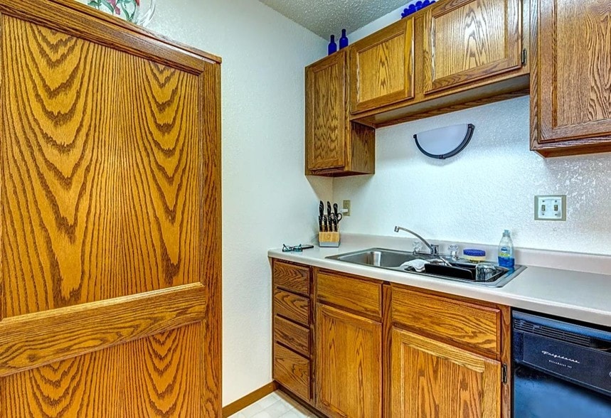 Building Photo - Wellington Townhomes