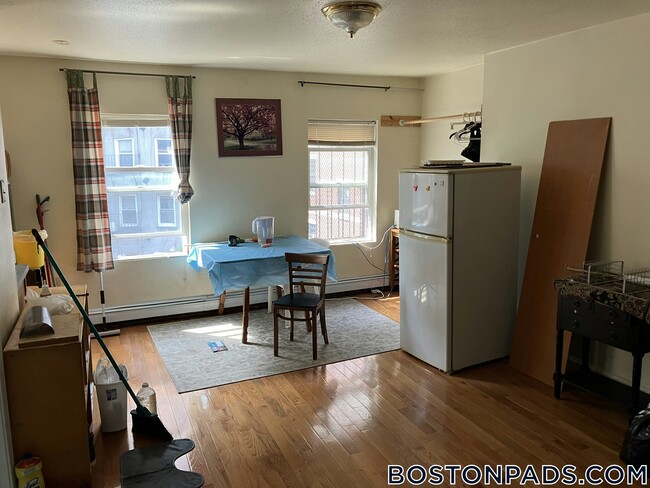 Building Photo - 2 Johnny Ct