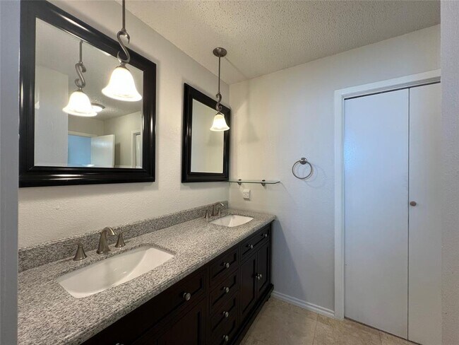 Building Photo - 11510 Powder Mill Trail