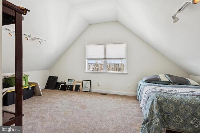 Building Photo - 207 Delmar St
