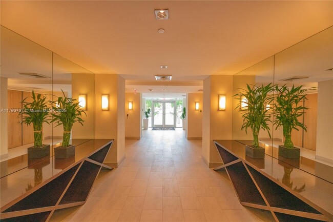 Building Photo - 951 Brickell Ave
