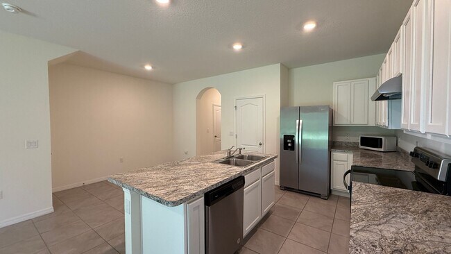 Building Photo - Discover the Charm of Feltrim Reserve! No ...