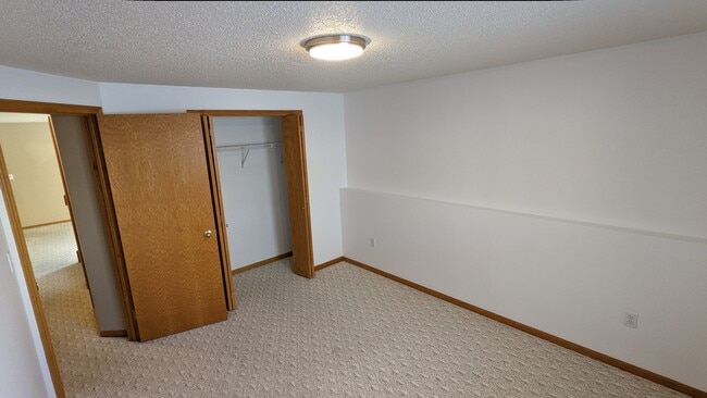 Building Photo - 1514 Suntree Dr