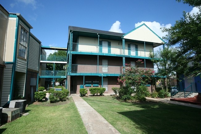 Building Photo - San Marcos Apartments