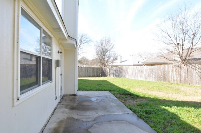 Building Photo - 2712 Greenbriar Ct