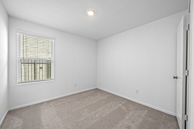 Building Photo - 3084 Sunset Glory Dr