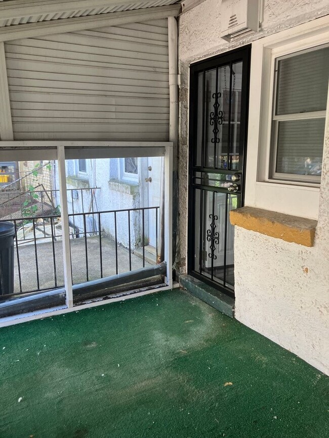 Building Photo - 5049 Chalgrove Ave