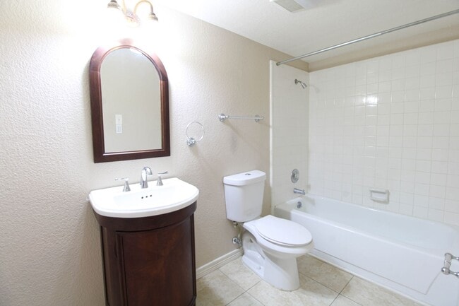 Building Photo - 14302 Indian Woods