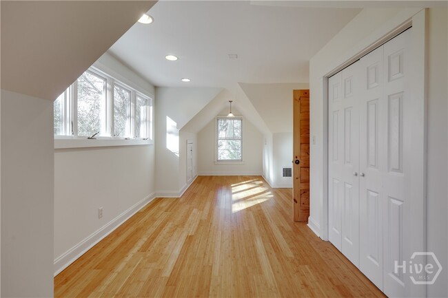 Building Photo - 145 Hendrix Ave