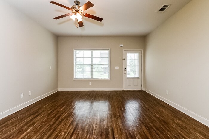 Building Photo - 1024 Allegiance Dr