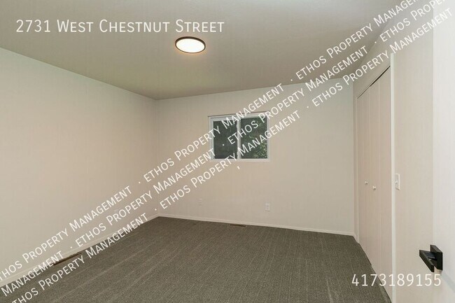 Building Photo - 2731 W Chestnut St
