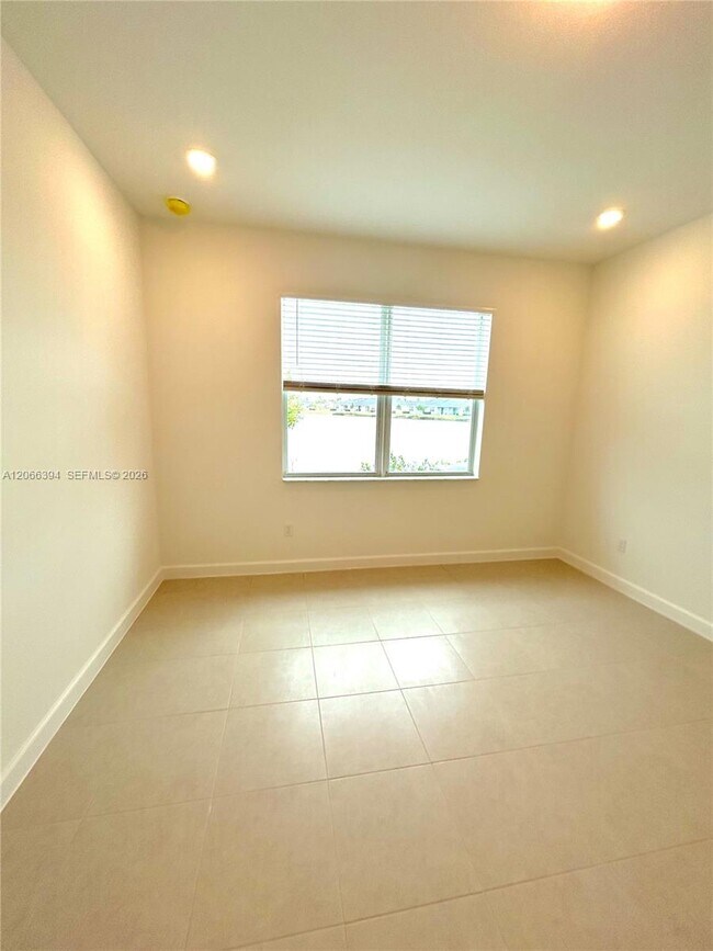 Building Photo - 6412 Seabright Ter