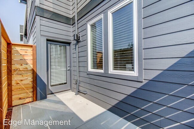 Building Photo - 331-331 NE 79th Ave