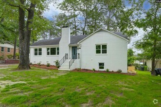 Building Photo - 402 Arbor Dr