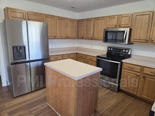 Building Photo - 125 Trellis Way