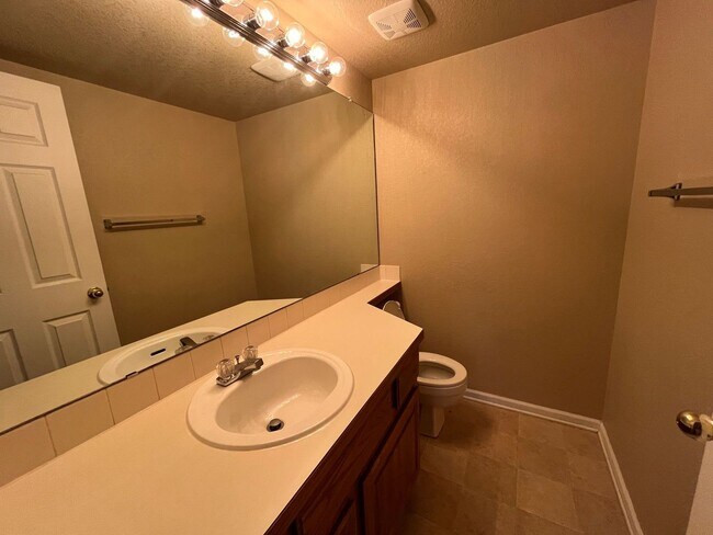 Building Photo - Wonderful Home in Central Ft. Collins