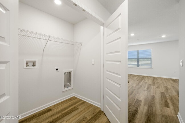 Building Photo - 5033 Rivergrass Dr