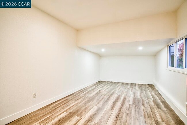 Building Photo - 1351 Eastshore Dr