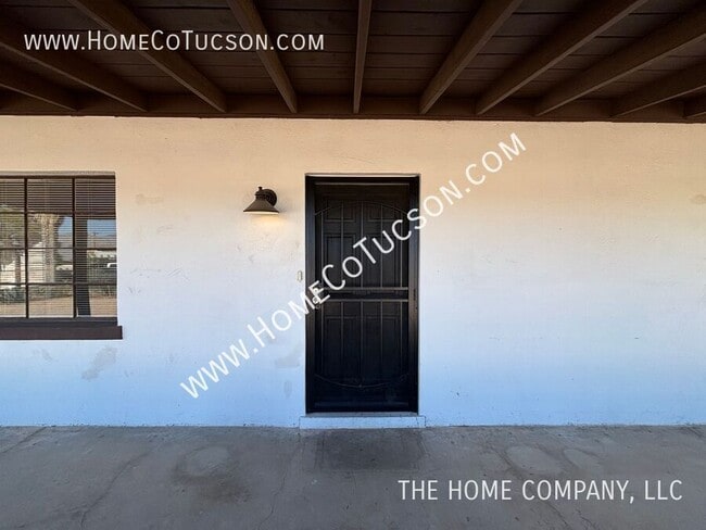 Building Photo - 833 W Jacinto St