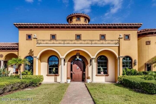 Building Photo - 708 Ventura Dr