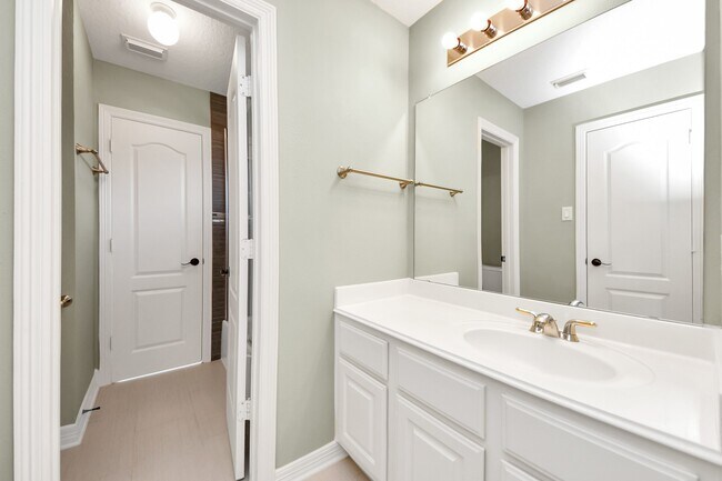 Building Photo - 5410 Deerbourne Chase Dr